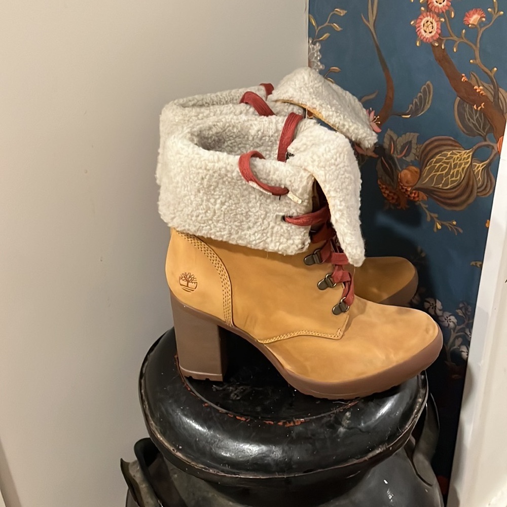 Sz 7.5 Timberland Women’s Boots